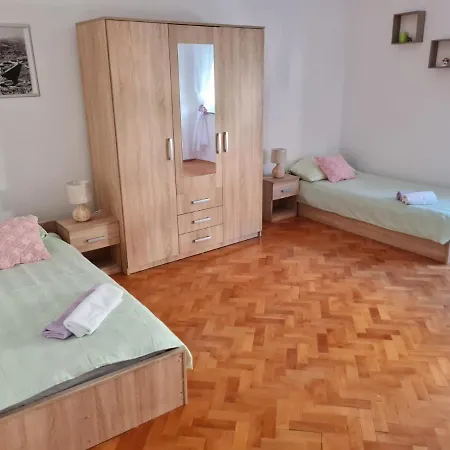 شقة Apartman Antea